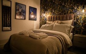Kirkgate Suites - Stylish City Centre Apartment